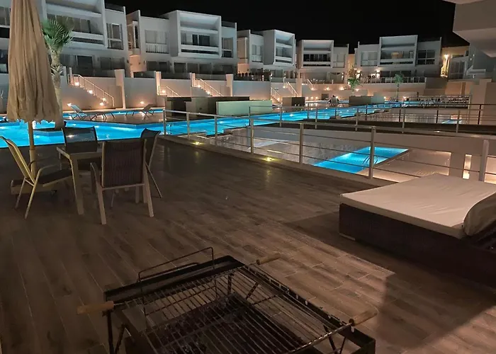 El Gouna Centre With Swimming Pool Apartment